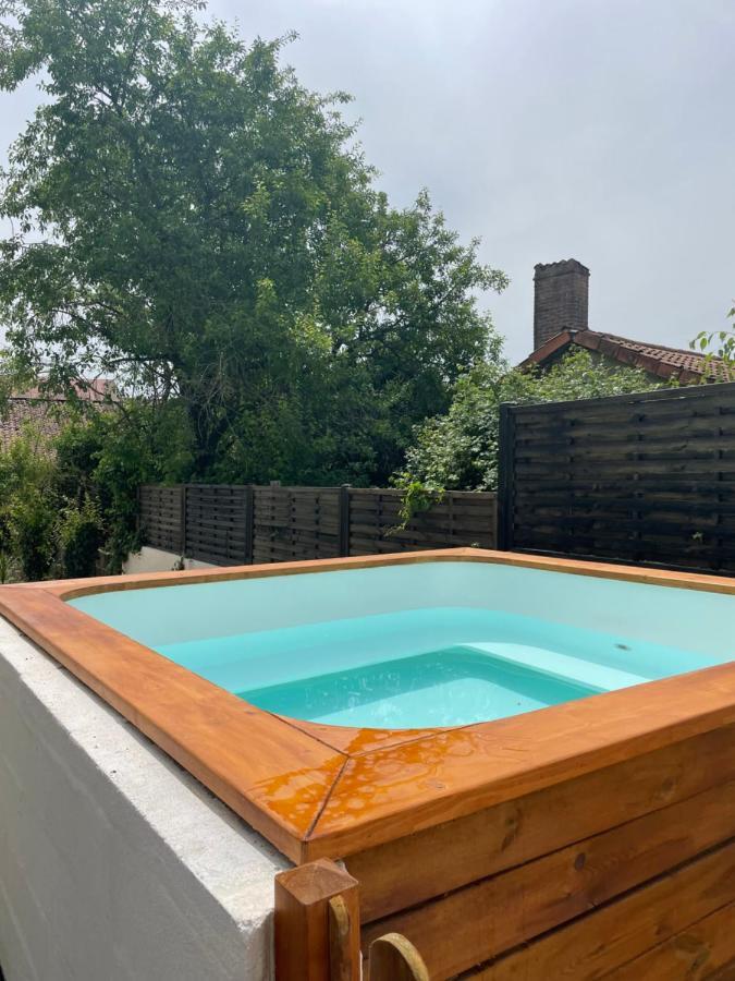 Beautiful Cottage With Private Plunge Pool/Hot Tub - 40 Mins From Puy Du Fou La Chapelle-Saint-Etienne ภายนอก รูปภาพ