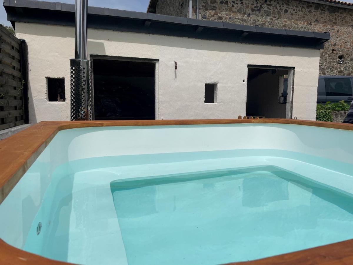 Beautiful Cottage With Private Plunge Pool/Hot Tub - 40 Mins From Puy Du Fou La Chapelle-Saint-Etienne ภายนอก รูปภาพ
